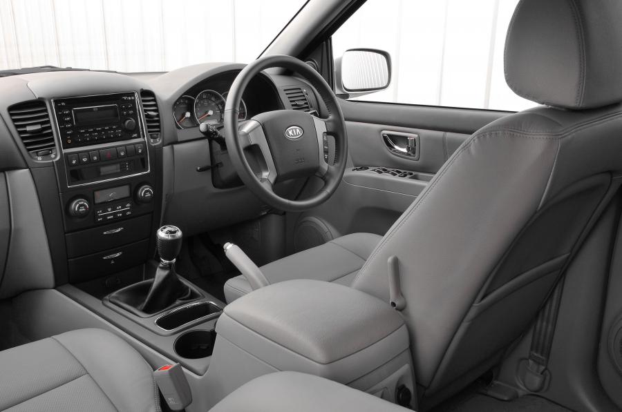 Kia Sorento 2006 года  (фото 3 из 57)